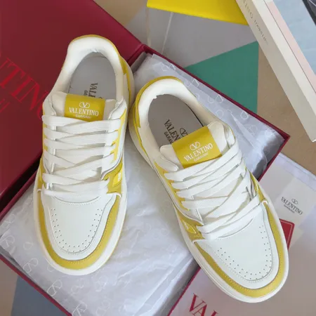 ヴァレンティノ カジュアルシューズ