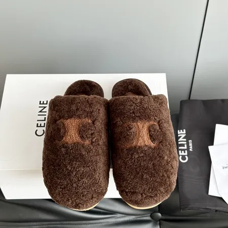 セリーヌ スリッパ