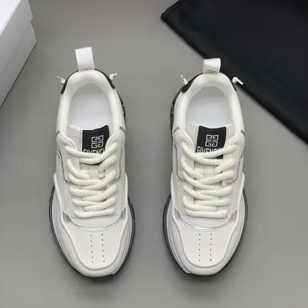 ジバンシィ スニーカー