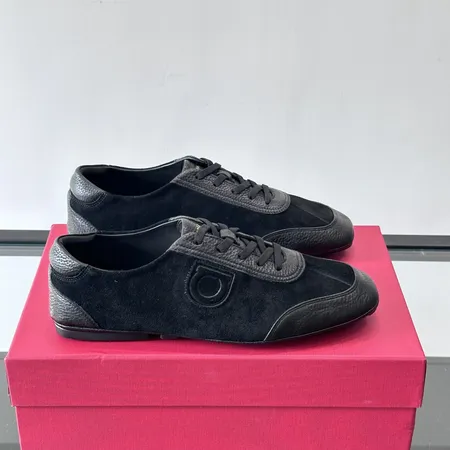 フェラガモ カジュアルシューズ