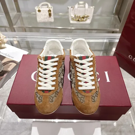 グッチ カジュアルシューズ