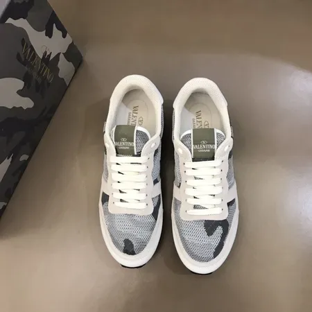 ヴァレンティノ スニーカー