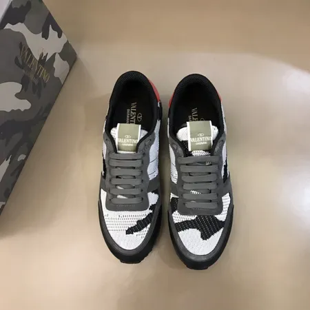 ヴァレンティノ スニーカー