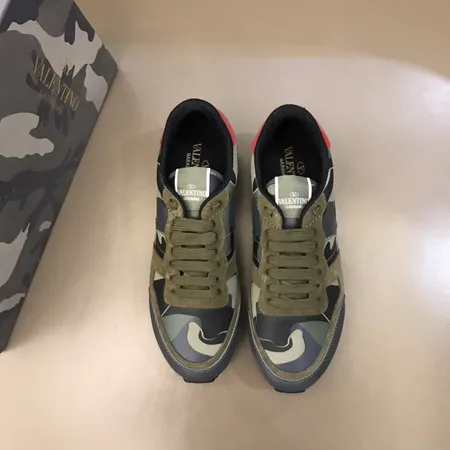 ヴァレンティノ スニーカー