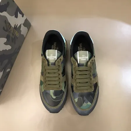 ヴァレンティノ スニーカー