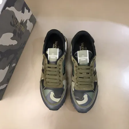 ヴァレンティノ スニーカー