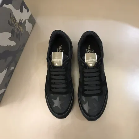 ヴァレンティノ スニーカー