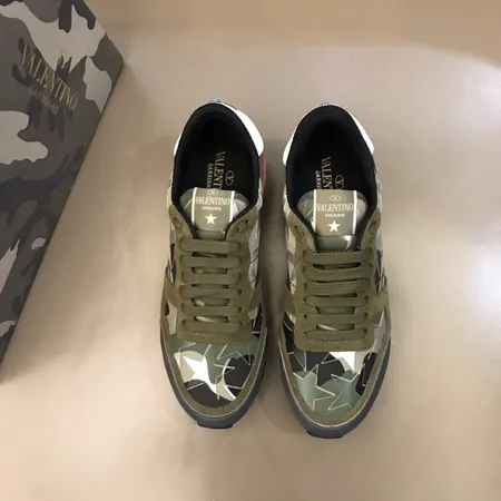 ヴァレンティノ スニーカー