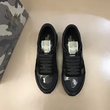 ヴァレンティノ スニーカー