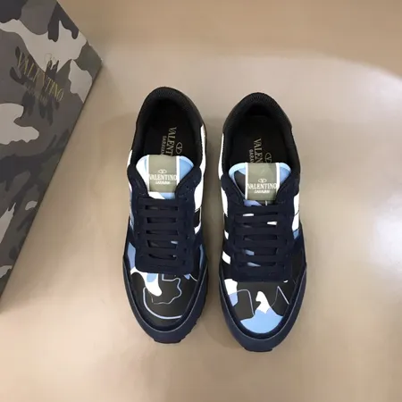 ヴァレンティノ スニーカー
