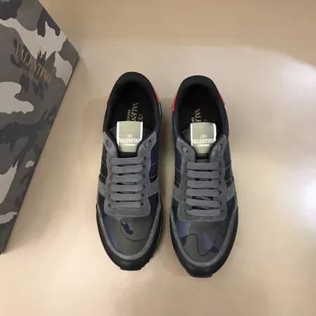 ヴァレンティノ スニーカー