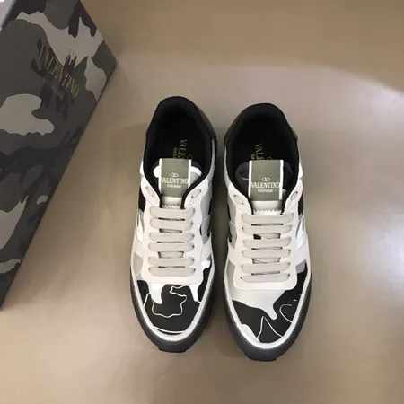 ヴァレンティノ スニーカー