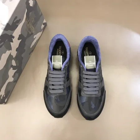 ヴァレンティノ スニーカー