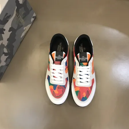 ヴァレンティノ スニーカー