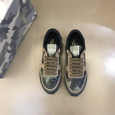 ヴァレンティノ スニーカー