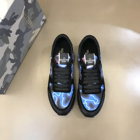 ヴァレンティノ スニーカー