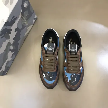 ヴァレンティノ スニーカー