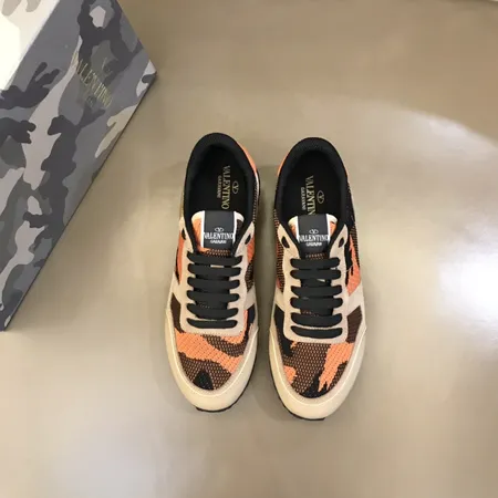 ヴァレンティノ スニーカー
