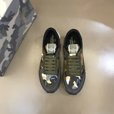 ヴァレンティノ スニーカー