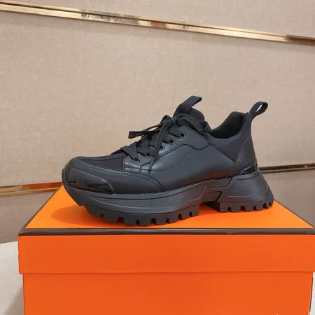 エルメス スニーカー