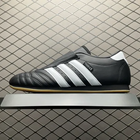 アディダス カジュアルシューズ