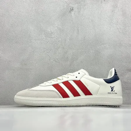 アディダス カジュアルシューズ