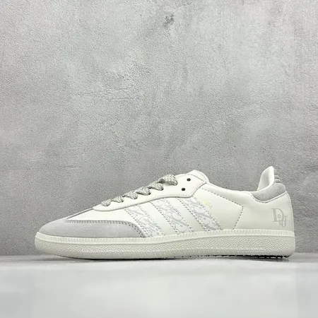 アディダス カジュアルシューズ