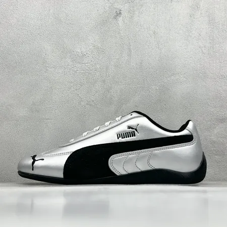 プーマ スニーカー