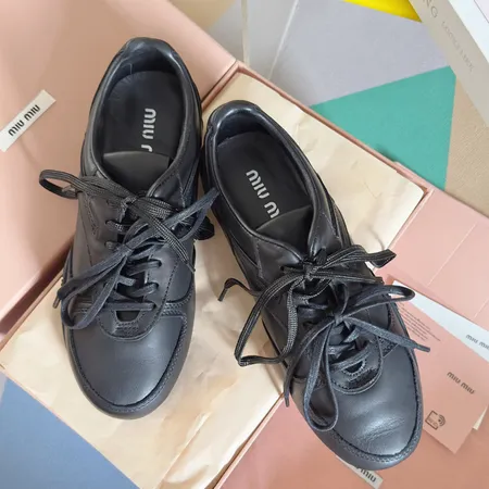 ミュウミュウ カジュアルシューズ