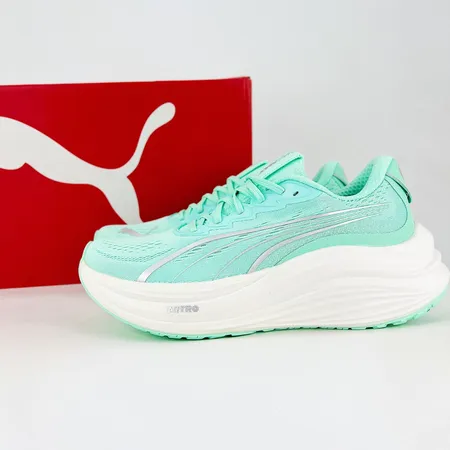 プーマ スニーカー