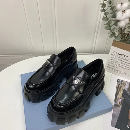 プラダ ビジネスシューズ