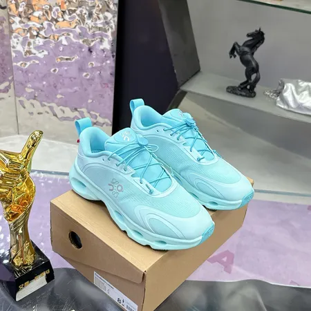 ロエベ スニーカー