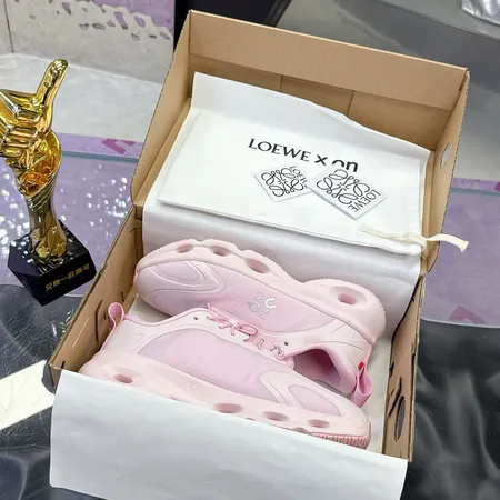 ロエベ スニーカー