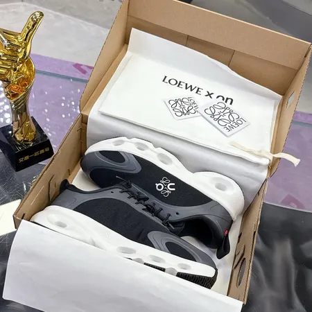 ロエベ スニーカー