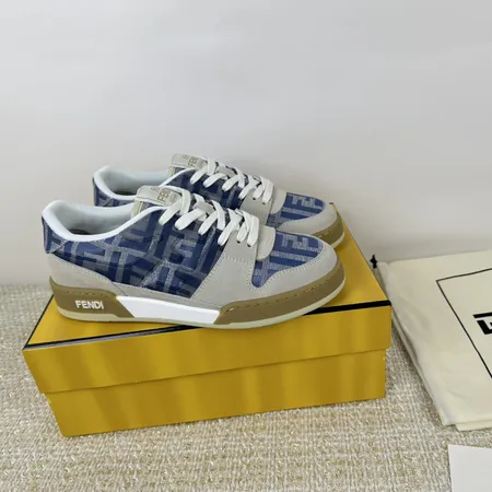 フェンディ カジュアルシューズ