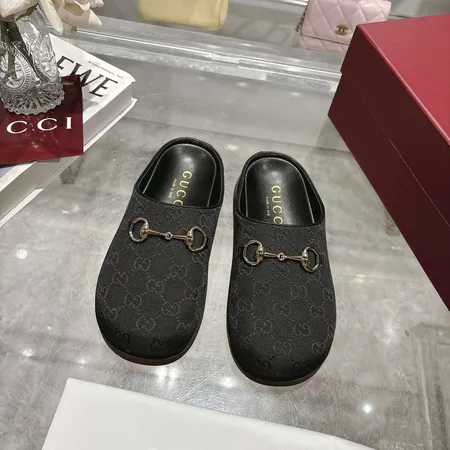 グッチ スリッパ