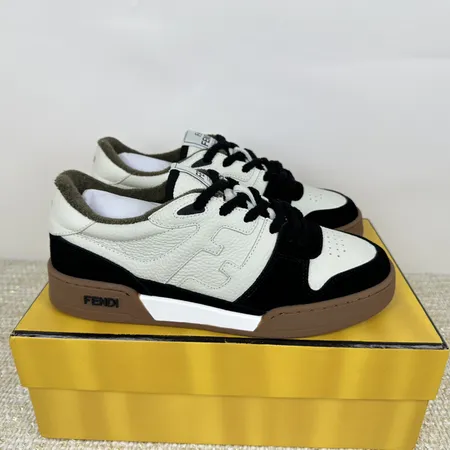 フェンディ カジュアルシューズ