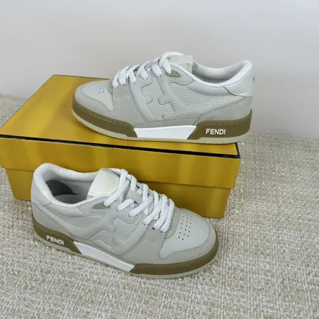 フェンディ カジュアルシューズ