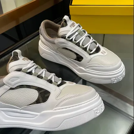 フェンディ カジュアルシューズ