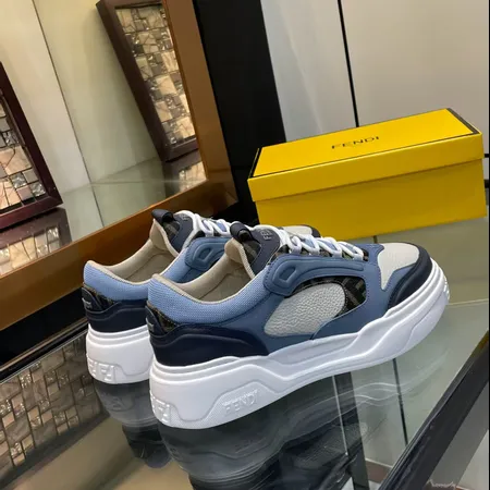 フェンディ カジュアルシューズ