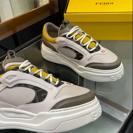 フェンディ カジュアルシューズ
