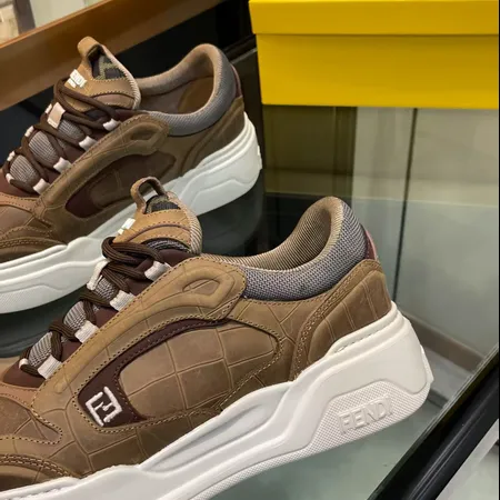 フェンディ カジュアルシューズ