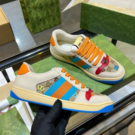 グッチ カジュアルシューズ