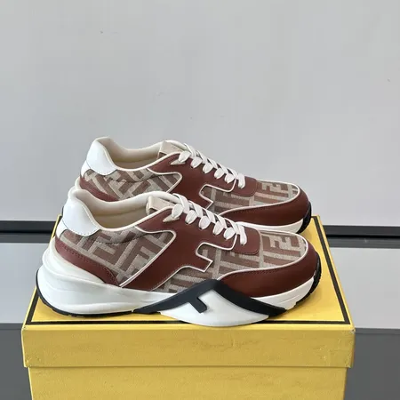 フェンディ カジュアルシューズ