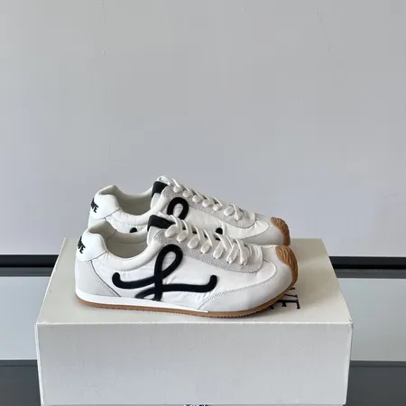 ロエベ カジュアルシューズ