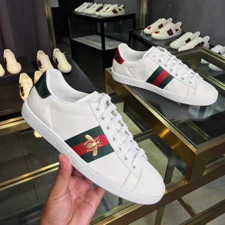 グッチ カジュアルシューズ