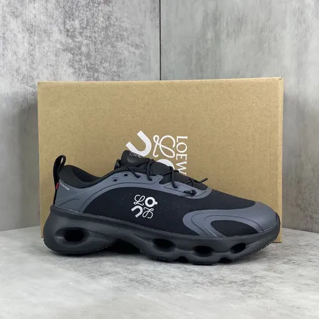 ロエベ スニーカー