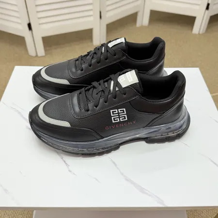 ジバンシィ スニーカー