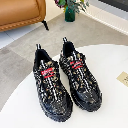 バーバリー ス カジュアルシューズ