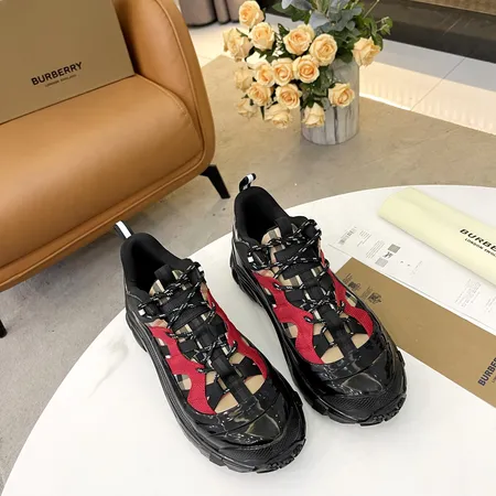 バーバリー ス カジュアルシューズ